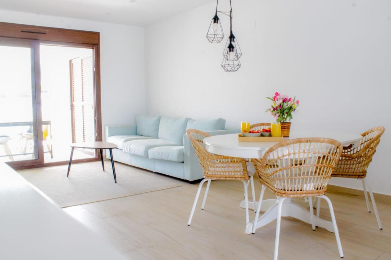 Laguna Beach Resort: Beachfront Condo with Rosa Lagoon Views Torrevieja Exterior photo