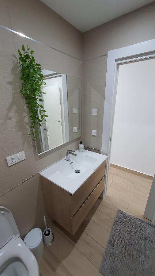 Laguna Beach Resort: Beachfront Condo with Rosa Lagoon Views Torrevieja Exterior photo