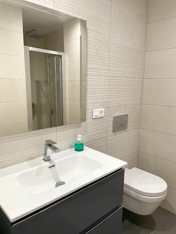 Laguna Beach Resort: Beachfront Condo with Rosa Lagoon Views Torrevieja Exterior photo